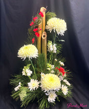 Load image into Gallery viewer, Medium Sized Japanese Kadomatsu from Floral Mart in Hilo, Hawaii